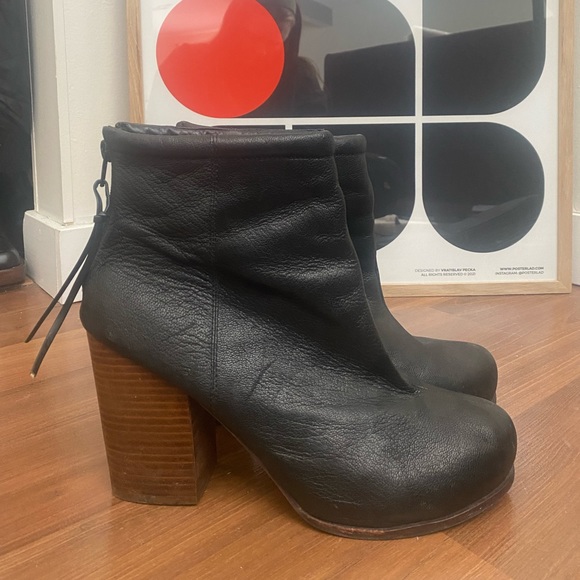 Black Jeffrey Campbell booties - Picture 2 of 2